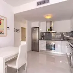 Espanhouse Caroline Apartman
